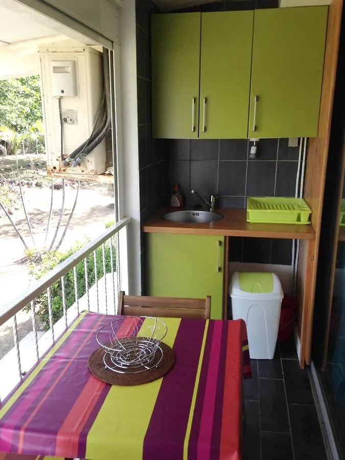 Studio Charmant Le Moule 35M² + Balcon 0*,  Guadeloupe
