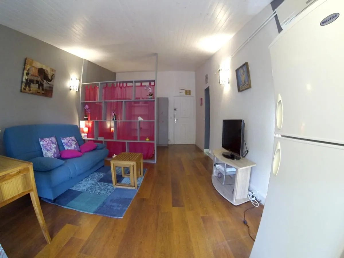 Studio Charmant Le Moule 35M² + Balcon 0*,